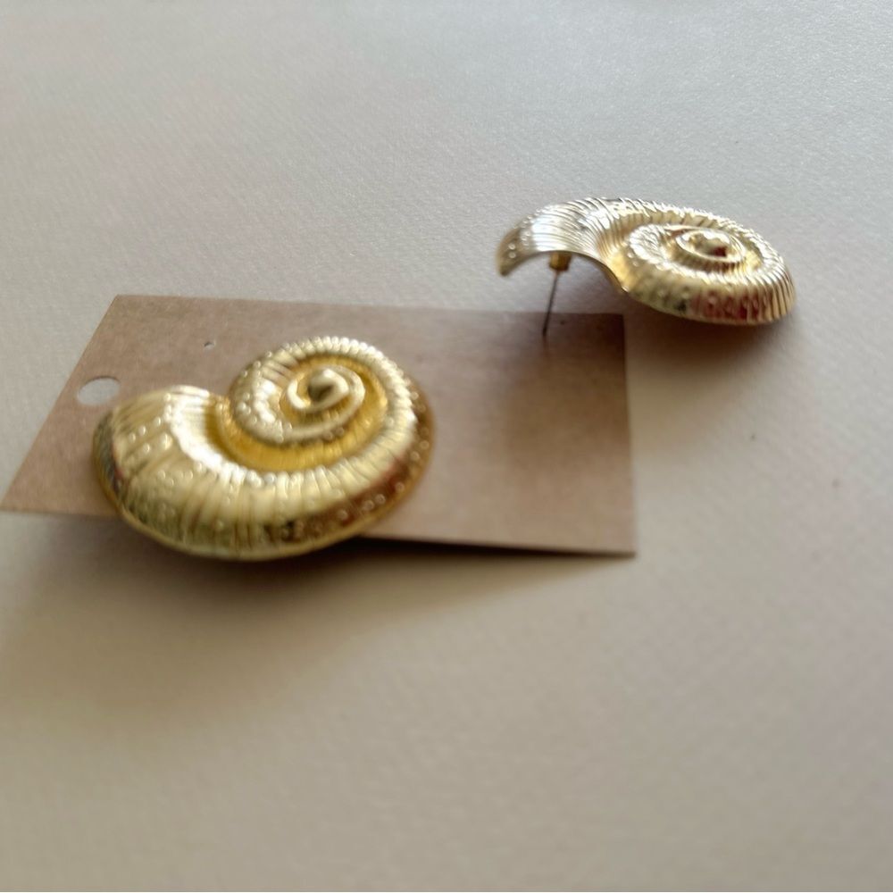 Gold Shell Earrings #1675 - Picture 3 of 3